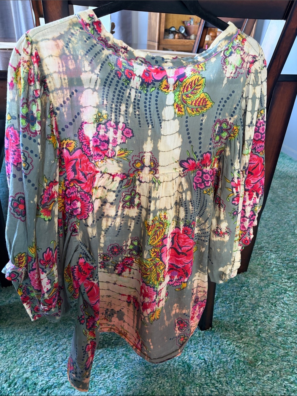Tianello Cream Blouse with Pink Floral V-Neck - Picture 5 of 5